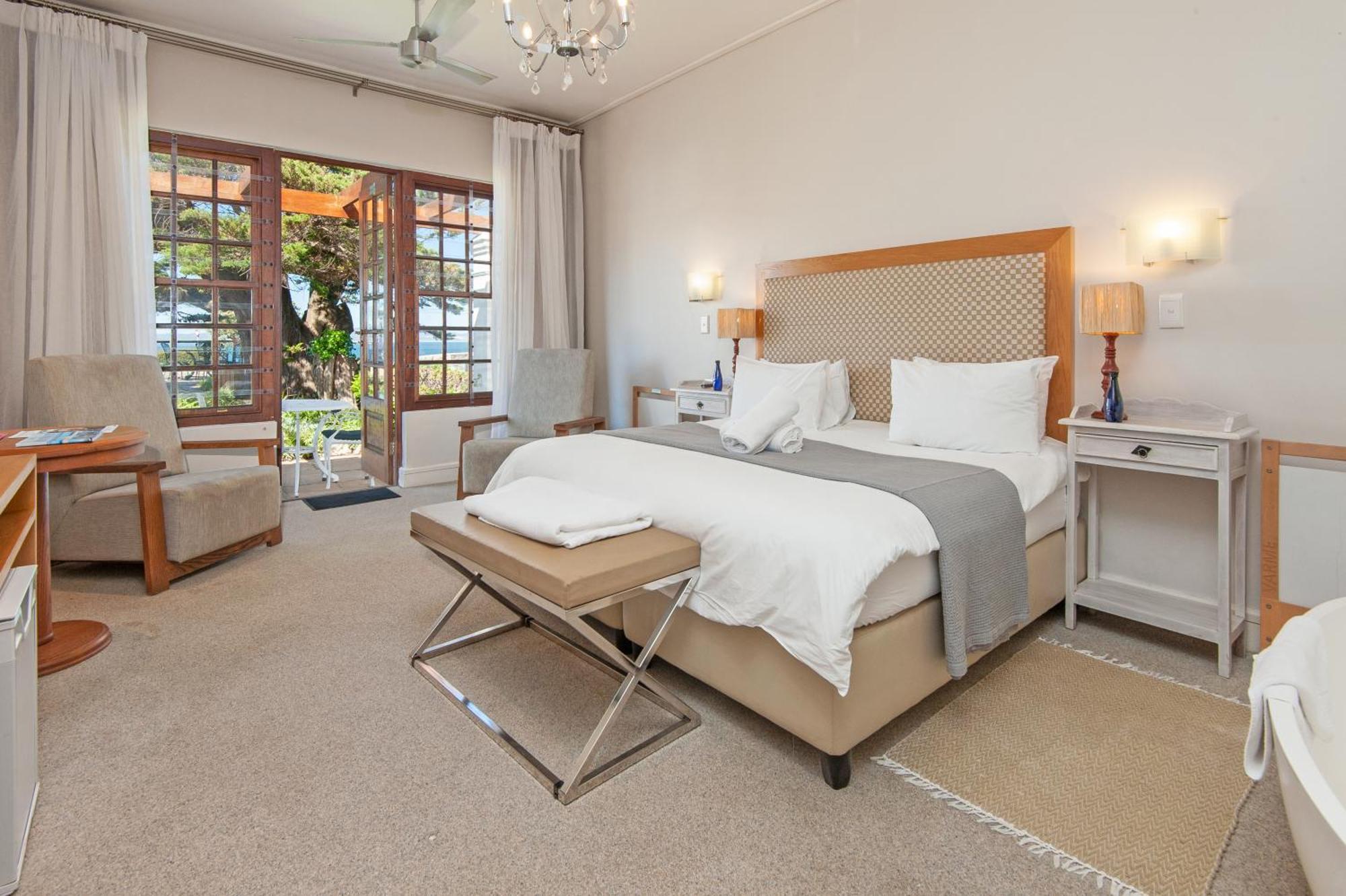 Garden Manor Room