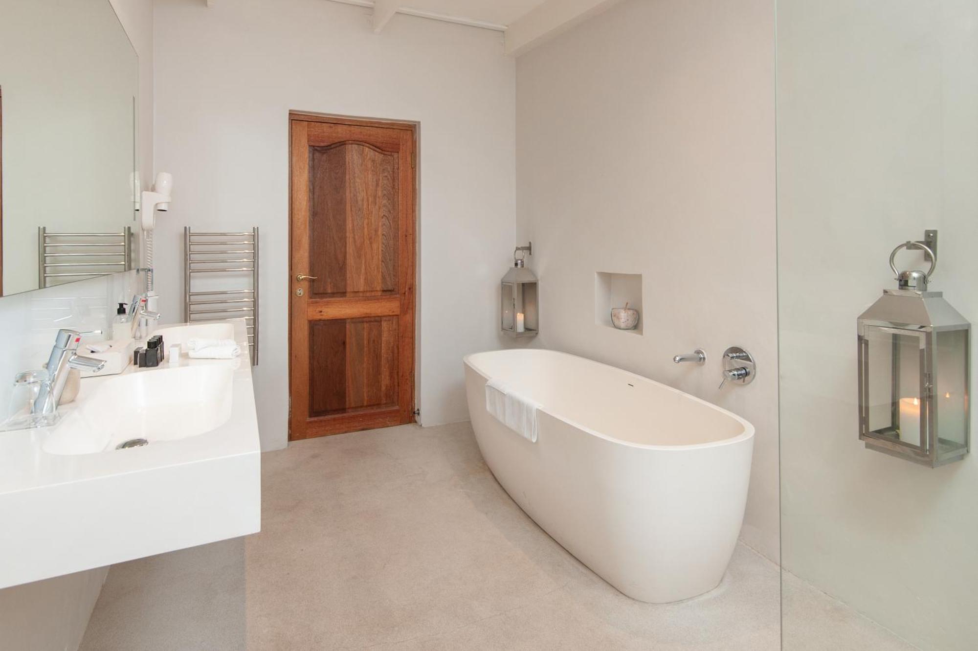 Suite with Indoor Fireplace & Wood-Fired Hot Tub