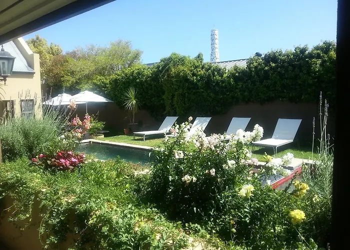 Luxury hotel only: Aloe Guest House